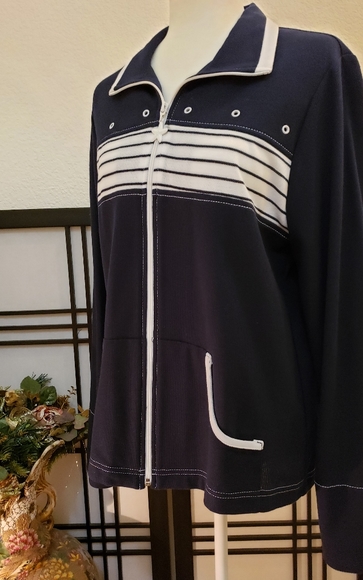 Jacket - Picture 6 of 9